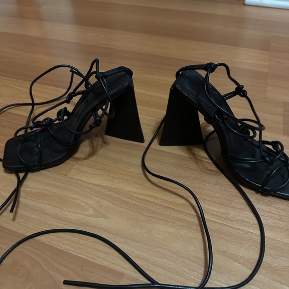 Revolve Superdown Heels - Picture 6 of 8